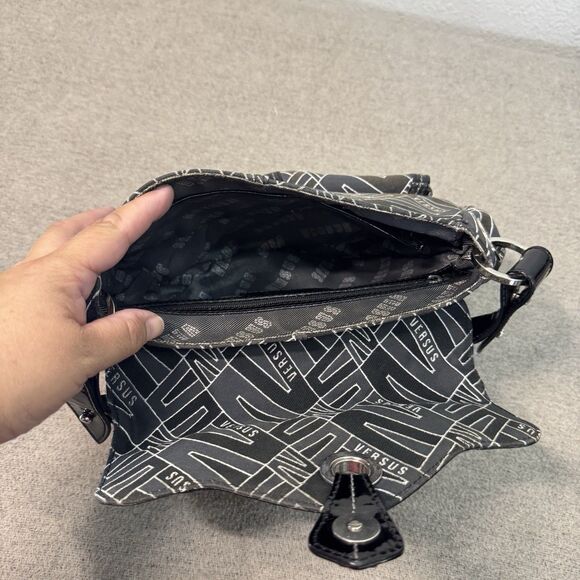 VTG Versace Versus Purse Black Monogram Canvas Patent Leather Accents 11x9 Y2K - Picture 3 of 12